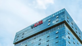 京东两天砸24亿、字节豪掷61亿，大厂为何密集拿地？