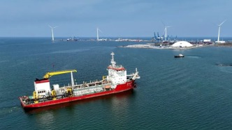 潍坊港中港区5万吨级航道工程疏浚作业全面启动