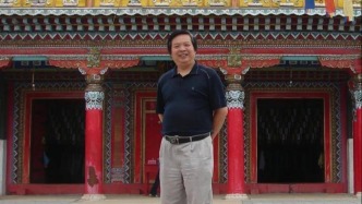 筆墨落款兩相照，尋常雞禽見文心——李志向寫雞藝術小識