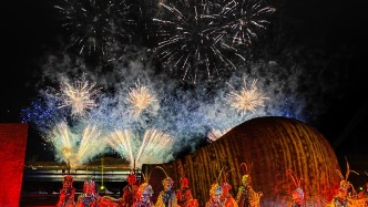 捡陶瓷、赏烟花、吃小炒、看大剧，《国彩醴陵》解锁湖南文化活化新范式