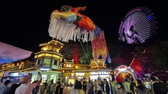“五一”假期，沙坪坝夜游人气旺