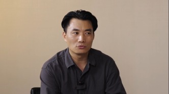 消解“建筑师”身份，回归本真的“我”