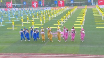 準(zhǔn)備好了嗎 ，一起跳動(dòng)吧！我是快樂小馬，世界之大，每天都出發(fā)。