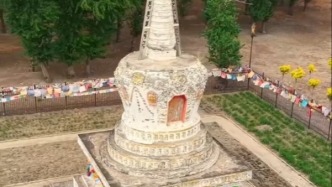 蒙曼参观吉林白城双塔，直言：非常漂亮