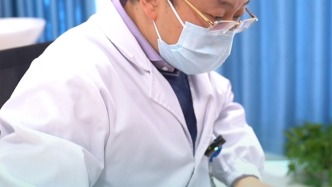 寶寶的大拇指不見(jiàn)了，我們給孩子做一個(gè)“新拇指”