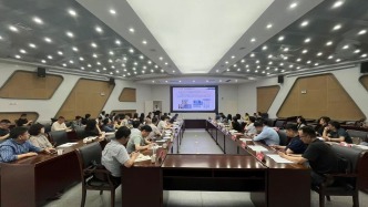 學(xué)校部署學(xué)科建設(shè)與研究生教育工作
