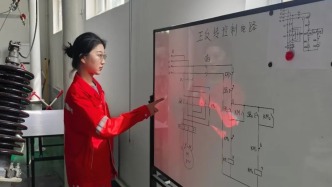 北航碩士投身大漠，以“光電”之筆書寫“沙?！毙缕?-北京航空航天大學張婉瑩