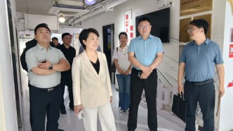 鄭州市中原區(qū)區(qū)委常委、統(tǒng)戰(zhàn)部部長馮樂調(diào)研精彩中原網(wǎng)