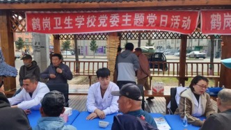 急救知識(shí)進(jìn)社區(qū) 便民服務(wù)辦實(shí)事