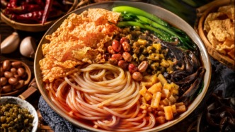 從味蕾嘗鮮到追求品質(zhì)：螺螄粉行業(yè)進(jìn)入標(biāo)準(zhǔn)化升級新階段