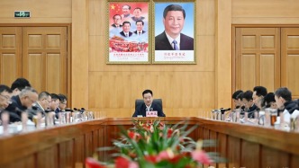 王君正主持召开自治区党委常委会会议