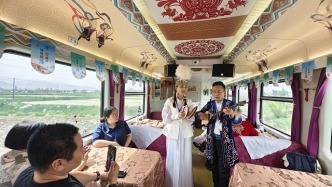 這趟旅游專列，從海河之濱開往河西走廊……