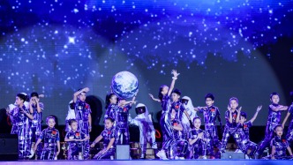 实拍重庆一所中学的六一汇演，青春风采闪耀全场，见证重庆名校硬实力