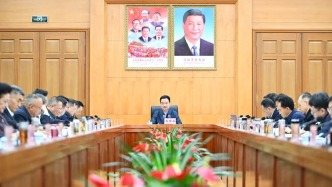 王君正主持召开自治区党委生态文明建设领导小组会议
