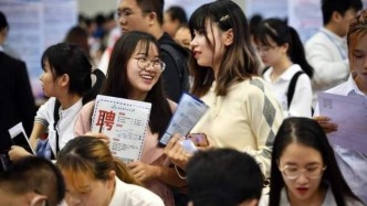 大廠爭搶、月薪3萬！文科生，腰部逆襲？