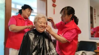 在河北，一抹抹“志愿红”让爱无处不在