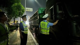 严查不松懈！潍坊滨海区多部门联动开展交通违法专项夜查行动
