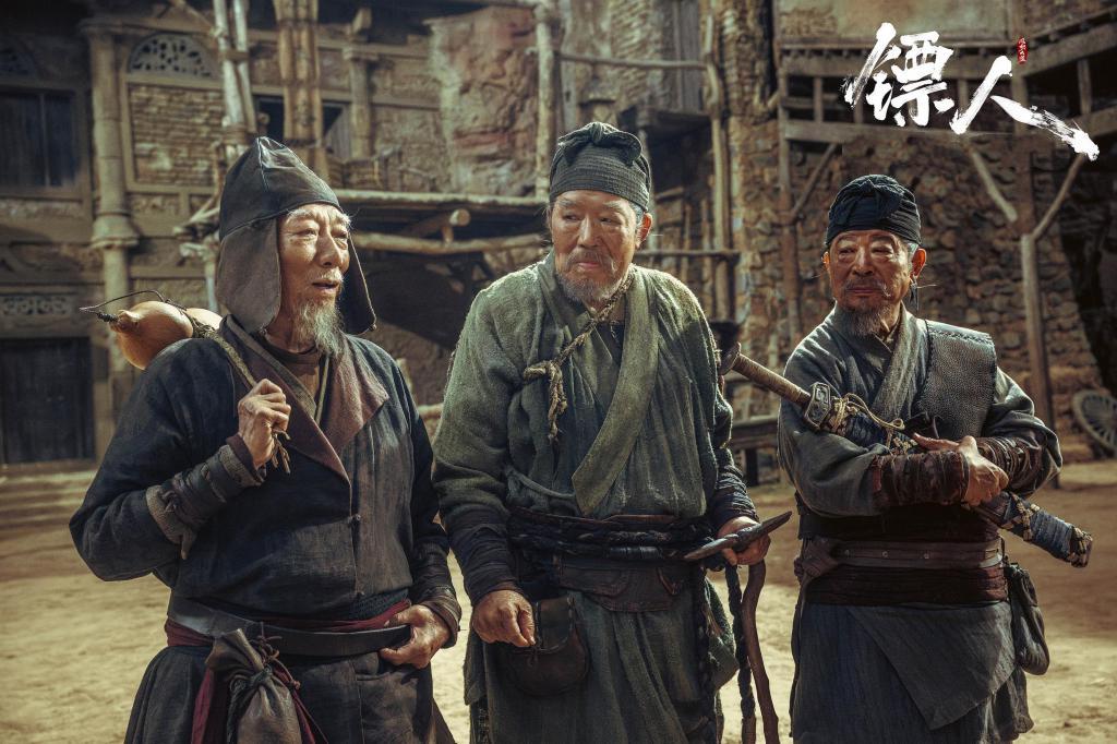 票房压力大，无人，走面？