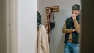 婚姻心理咨询：我们明明相爱，为何把婚姻经营得如此痛苦？——《伴侣》
