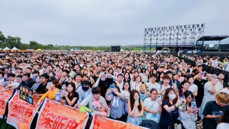 终极对决今晚上演！无人机表演精彩继续！