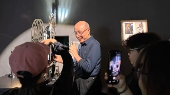 现实版“天堂电影院”：年逾七旬的老电影人吴鹤沪