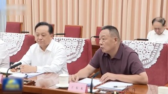 于东来亮相总理座谈会