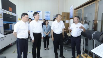 河南省政协副主席张震宇一行来校调研