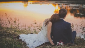 婚姻心理咨询：遭遇婚姻问题，为何总是女性主动求助——《伴侣》