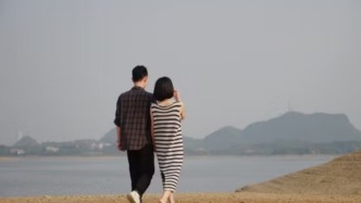 情感心理咨询：外界的压力如何影响着亲密关系——《伴侣》