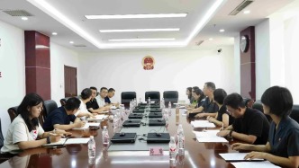 省法院法研所所长袁红带领调研组来七里河区法院调研刑事科学证据审查工作