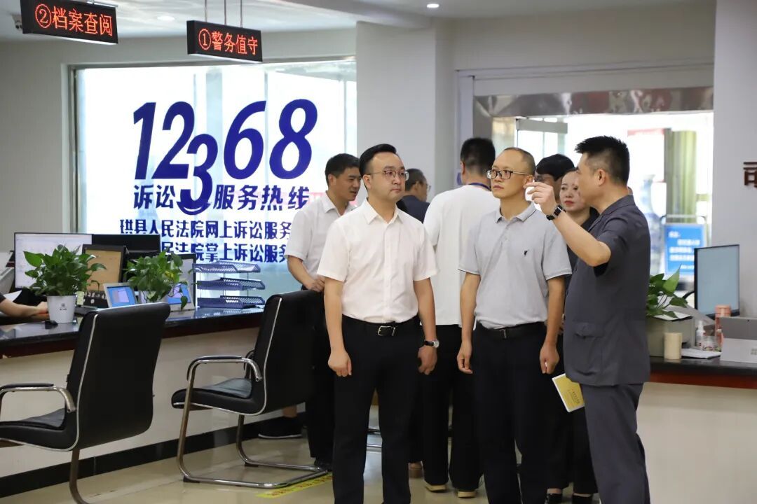 珙县县委常委、政法委书记谢国刚一行调研珙县法院工作
