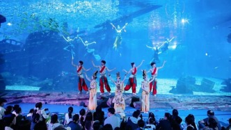 新演出！《浮世石窟・水映飞天》水下实景演出亮相沙坪坝
