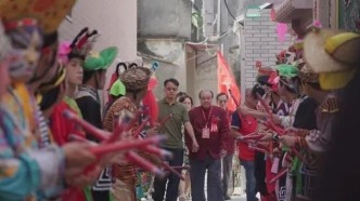“这根线牵上，往后就不会断了”  他们帮华侨华人找到"根"