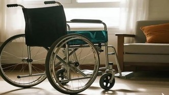 帕金森瘫痪前，身体会释放8个信号！很多人不当一回事