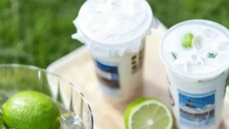 单杯低至7.9元，今夏爆火的冰奶，凭什么席卷茶饮市场？
