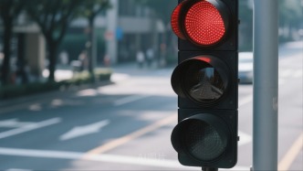 “接娃车位”彰显治理温度