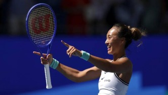 从0-5开局落后到最终淘汰对手，郑钦文再次大逆转