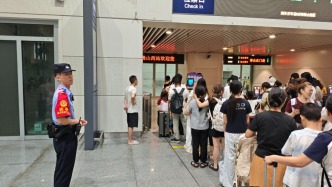 日均5.3万人次大客流  佛山铁警“无缝接力”护航开学季