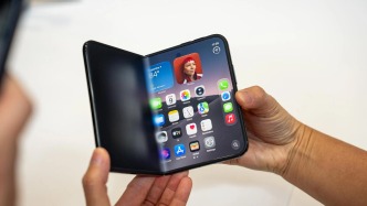 折叠屏已诞生七年，苹果为何今日才推出iPhone Duo？