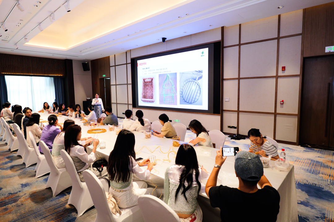 锦绣芳华 丝路共融——西部陆海新通道沿线省份非遗作品展示交流活动在广西南宁启幕