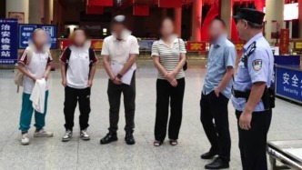 警惕网络陌生邀约 民警紧急拦截少女“出境游”