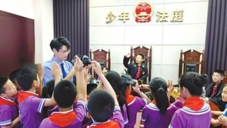 重庆强化法治保障制度建设、维护校园安全—— 全力守护“少年的你”