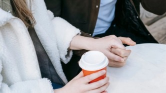 情感心理咨询：分手后很难走出，想要挽回，该怎么办？