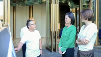 吴坤玲调研重点项目并开展“五帮”走访服务
