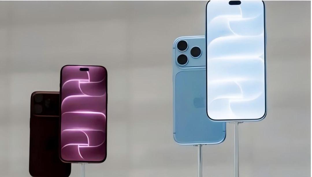 新iPhone就掉色?苹果,在“掉价”