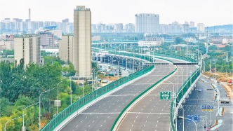 山东省首条“8+8”城市高架快速路通车