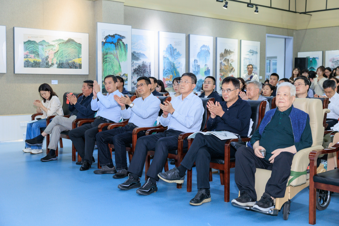 丹青传薪火 美育润初心  华拓、万里君师徒中国画联展走进南京晓庄学院