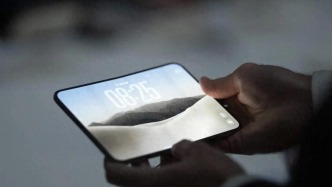第一批拿到iPhone Duo的人，心态有点崩