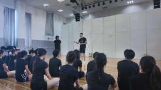 三日淬炼 唤醒身体能量——山东艺术学院戏剧学院“肢体·能量”表演训练工作坊圆满收官