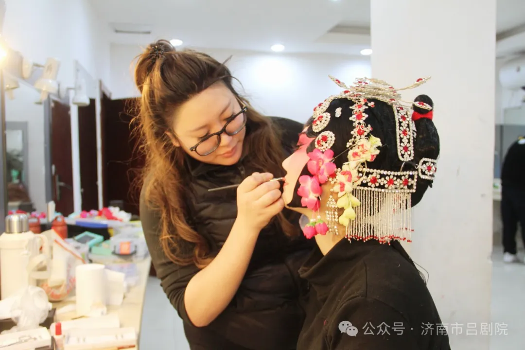 冬游济南•欢乐贺年 | 让经典焕发新光彩——吕剧传统剧目《姊妹易嫁》复排上演